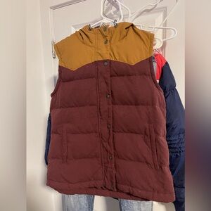 Women’s Medium Patagonia Bivy Hooded Vest. Maroon and Gold color.